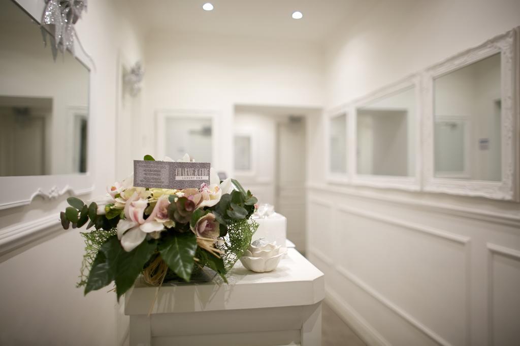 ชาร์ม แอนด์ ชิค Bed & Breakfast โรม ภายนอก รูปภาพ