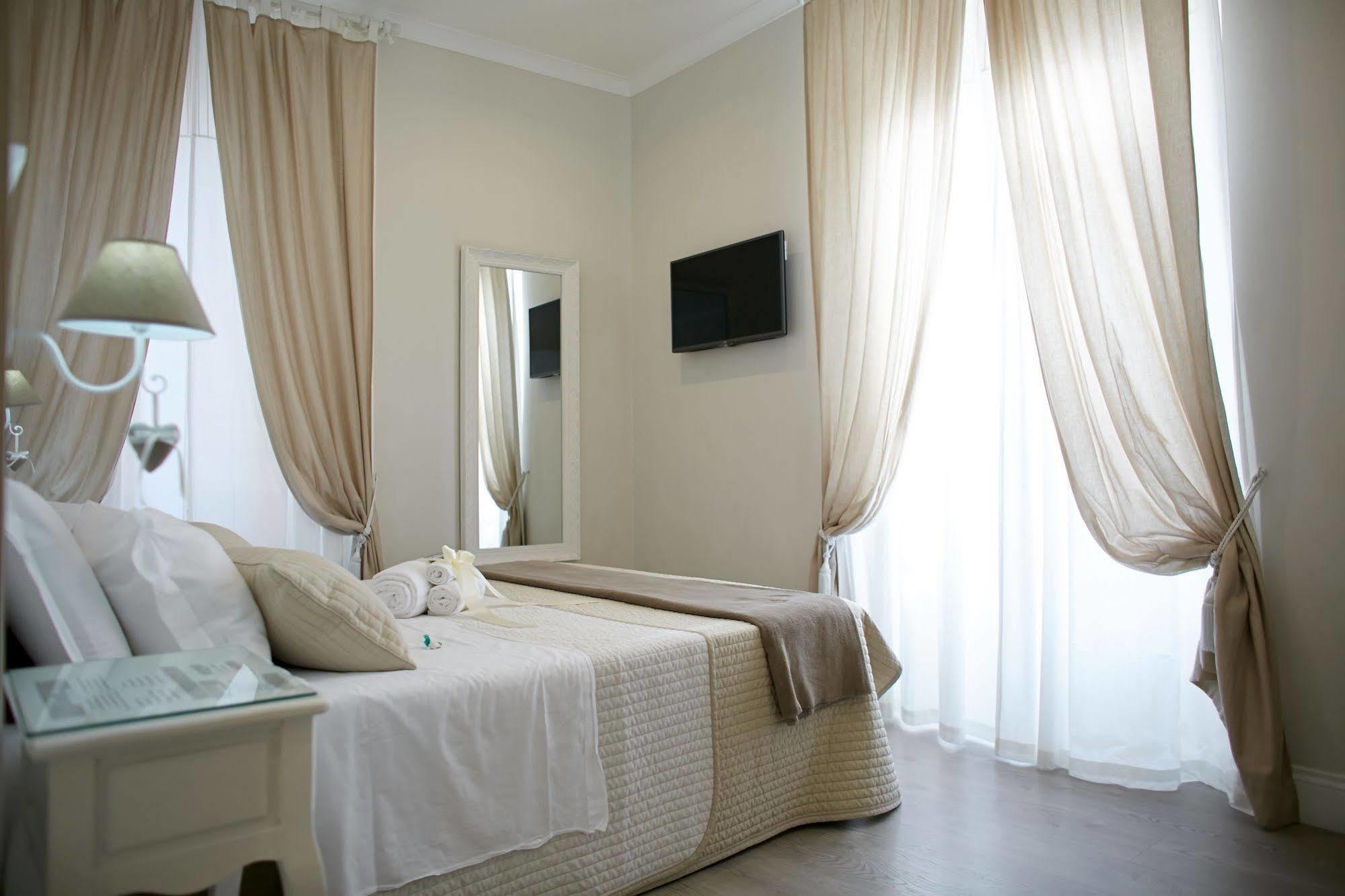 ชาร์ม แอนด์ ชิค Bed & Breakfast โรม ภายนอก รูปภาพ