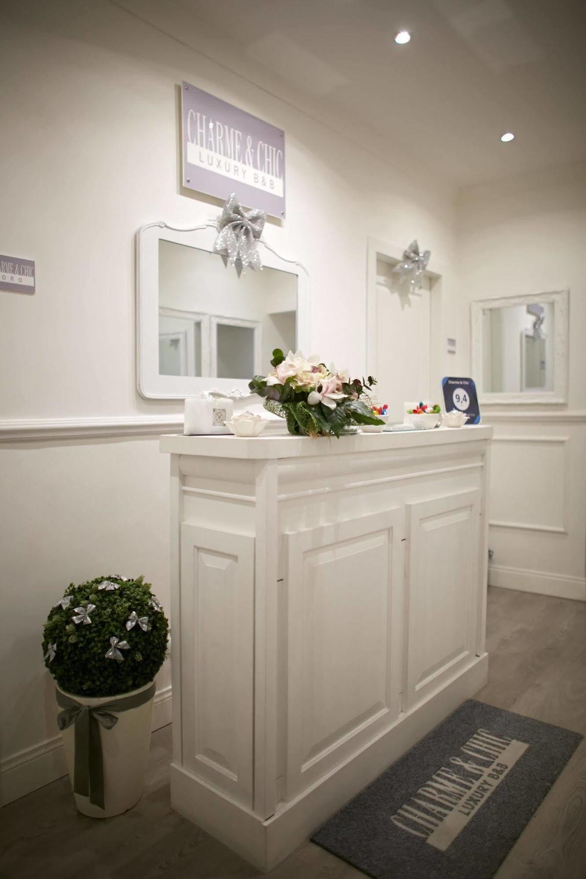 ชาร์ม แอนด์ ชิค Bed & Breakfast โรม ภายนอก รูปภาพ