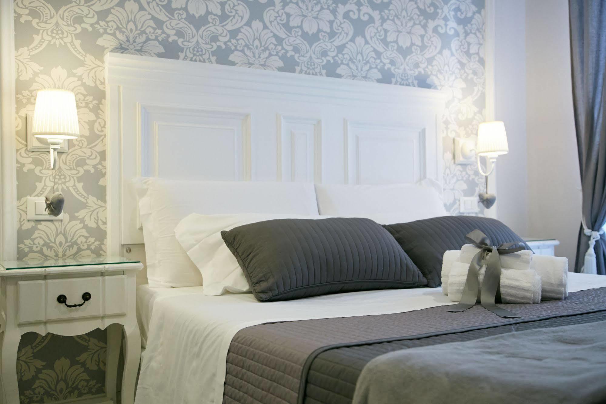 ชาร์ม แอนด์ ชิค Bed & Breakfast โรม ภายนอก รูปภาพ