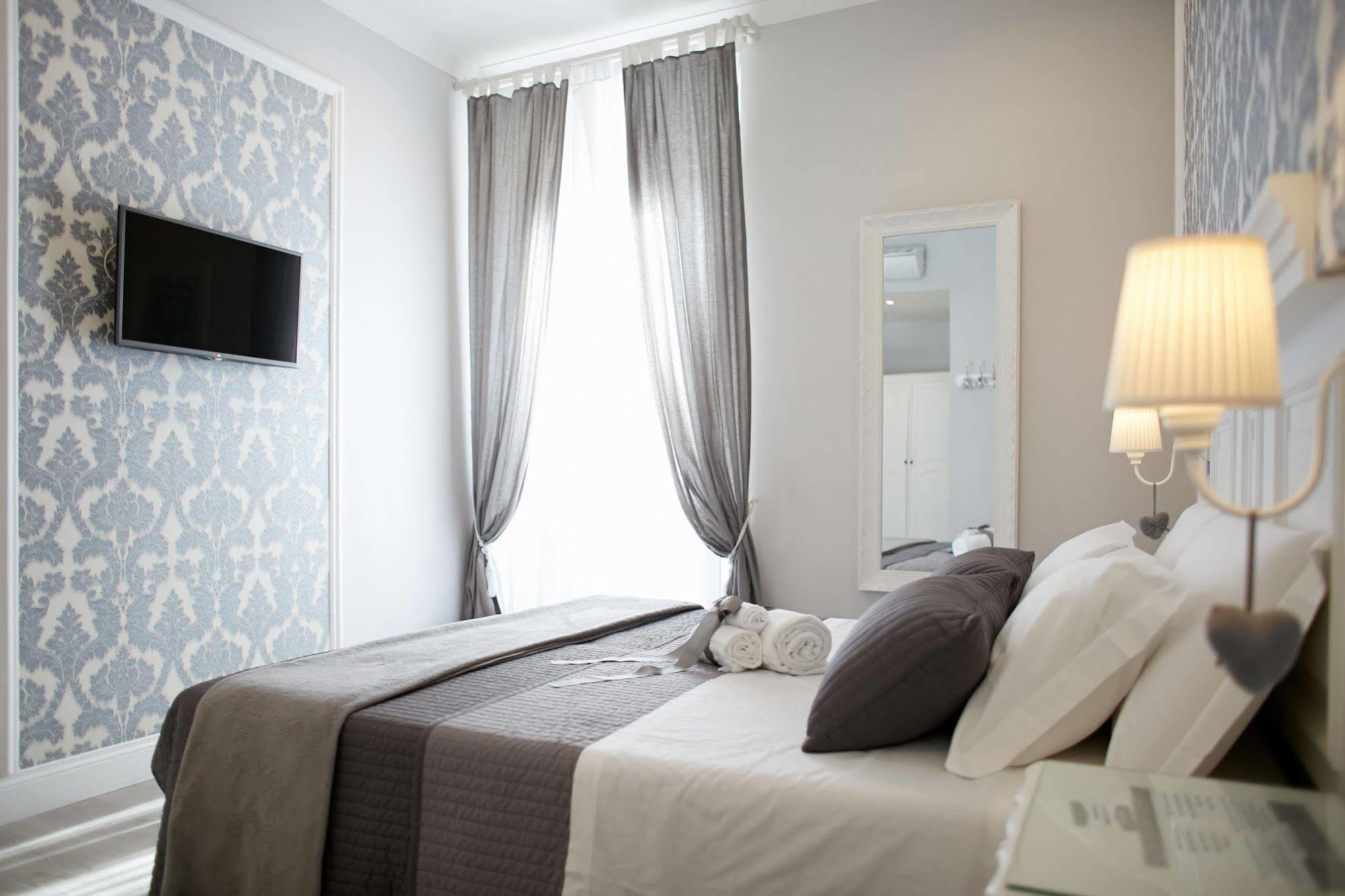 ชาร์ม แอนด์ ชิค Bed & Breakfast โรม ภายนอก รูปภาพ