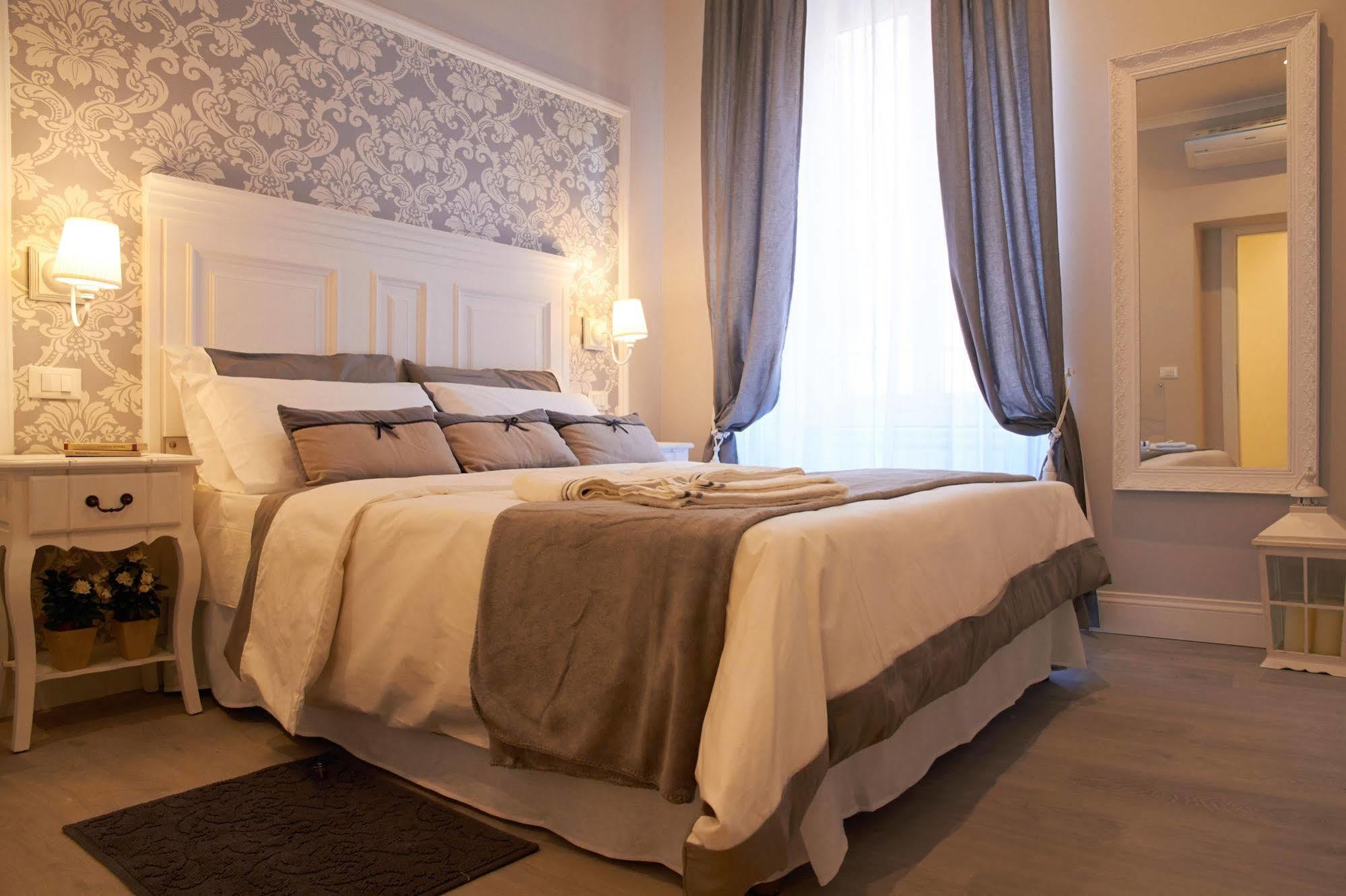 ชาร์ม แอนด์ ชิค Bed & Breakfast โรม ภายนอก รูปภาพ