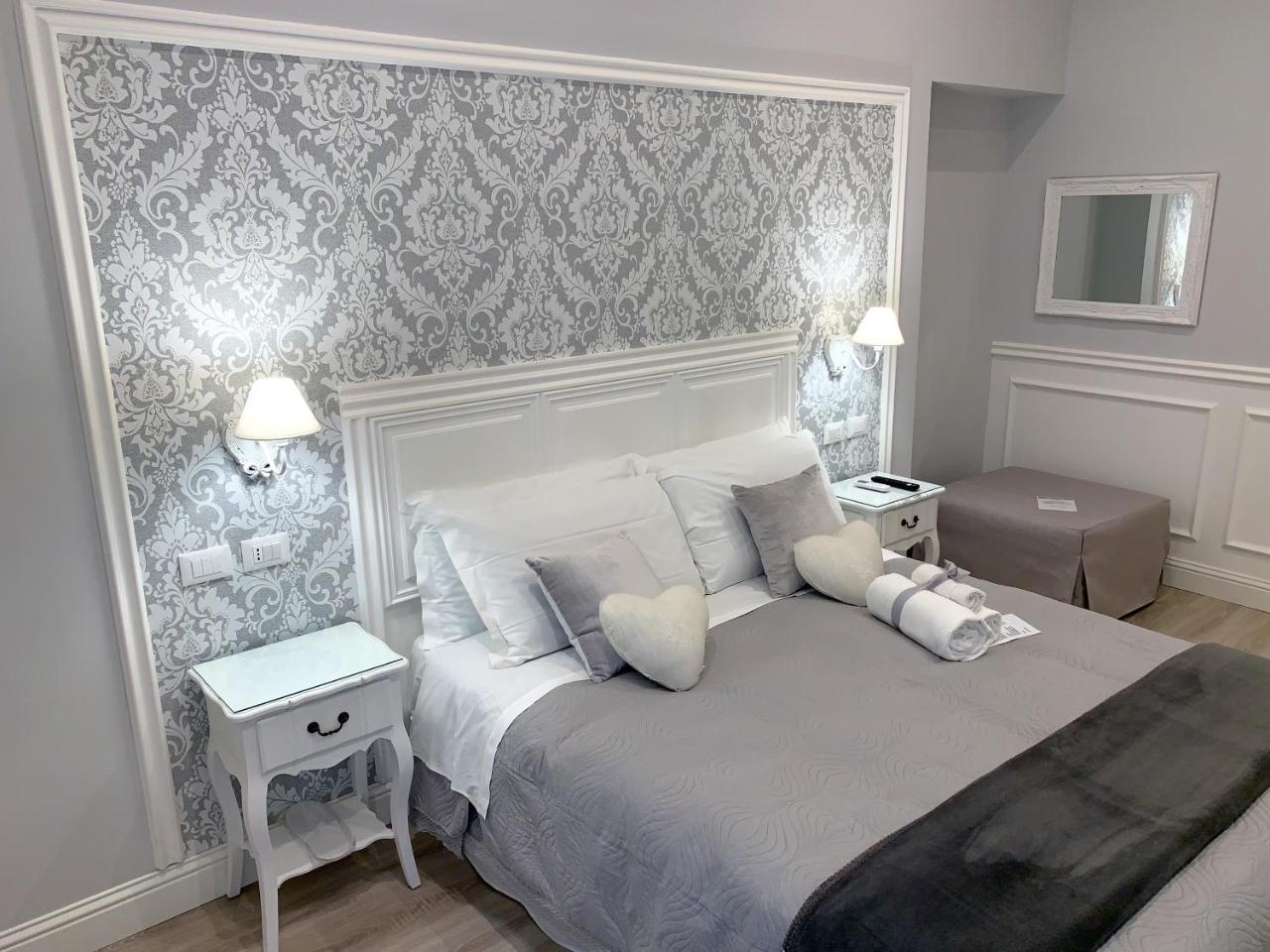 ชาร์ม แอนด์ ชิค Bed & Breakfast โรม ภายนอก รูปภาพ