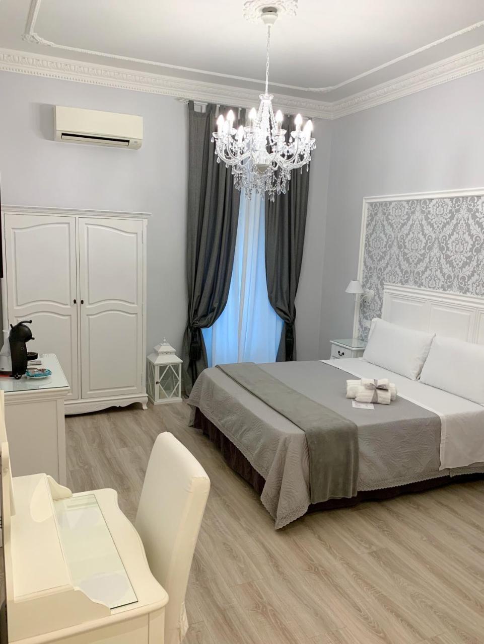 ชาร์ม แอนด์ ชิค Bed & Breakfast โรม ภายนอก รูปภาพ
