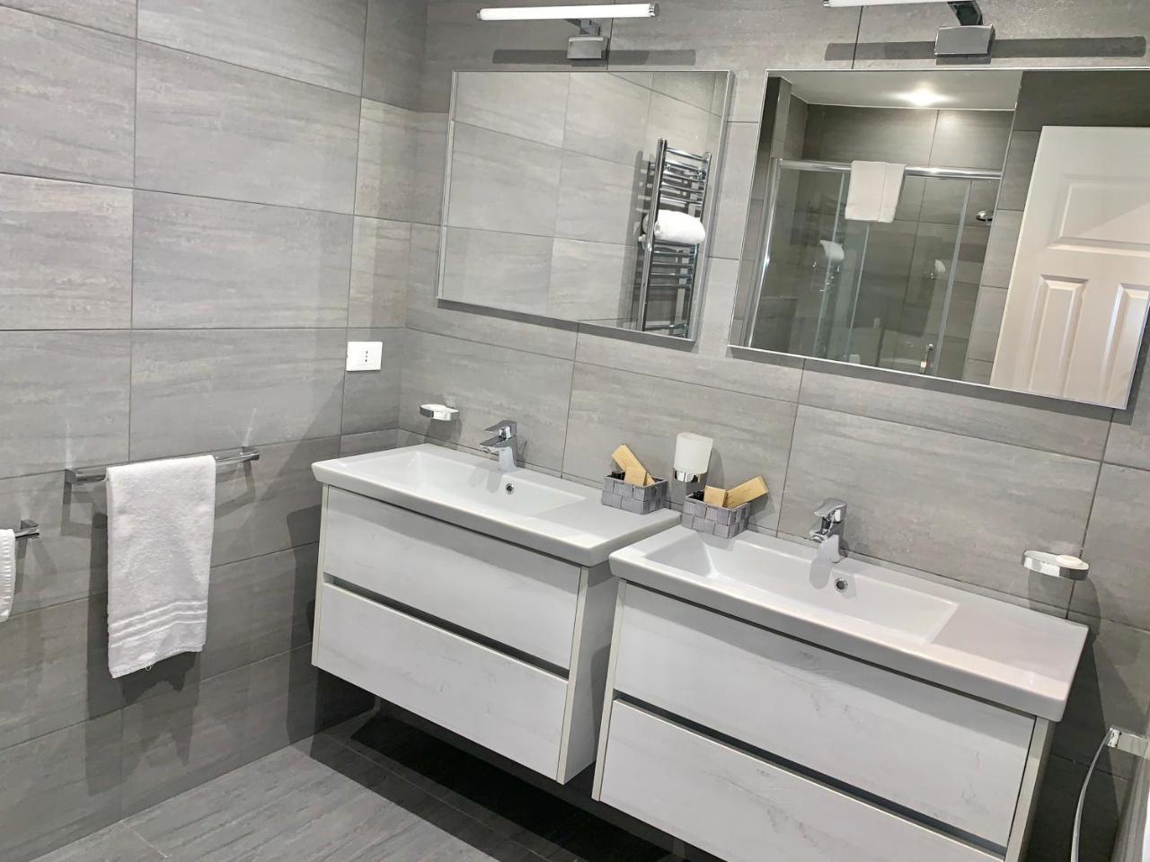 ชาร์ม แอนด์ ชิค Bed & Breakfast โรม ภายนอก รูปภาพ