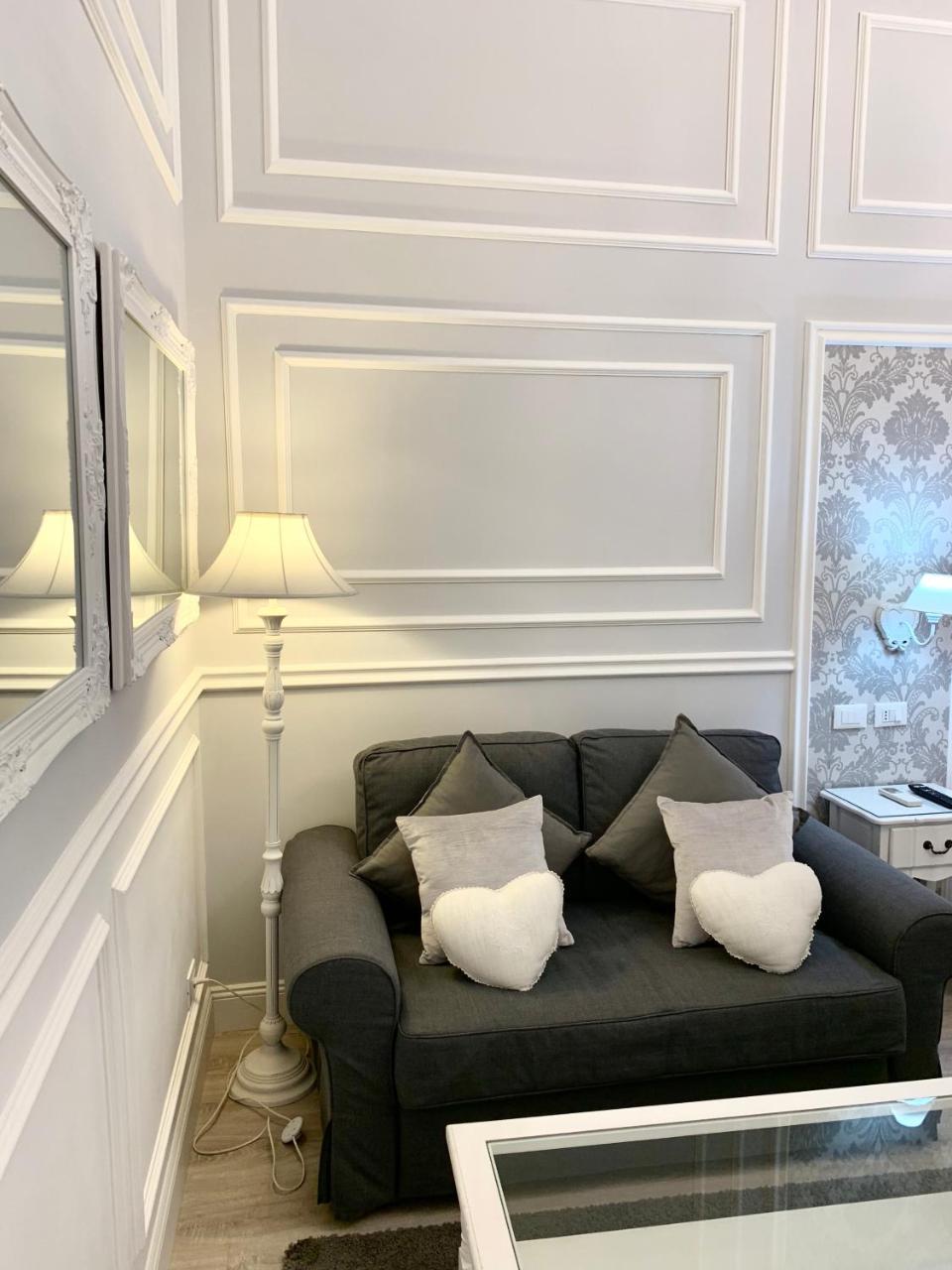 ชาร์ม แอนด์ ชิค Bed & Breakfast โรม ภายนอก รูปภาพ