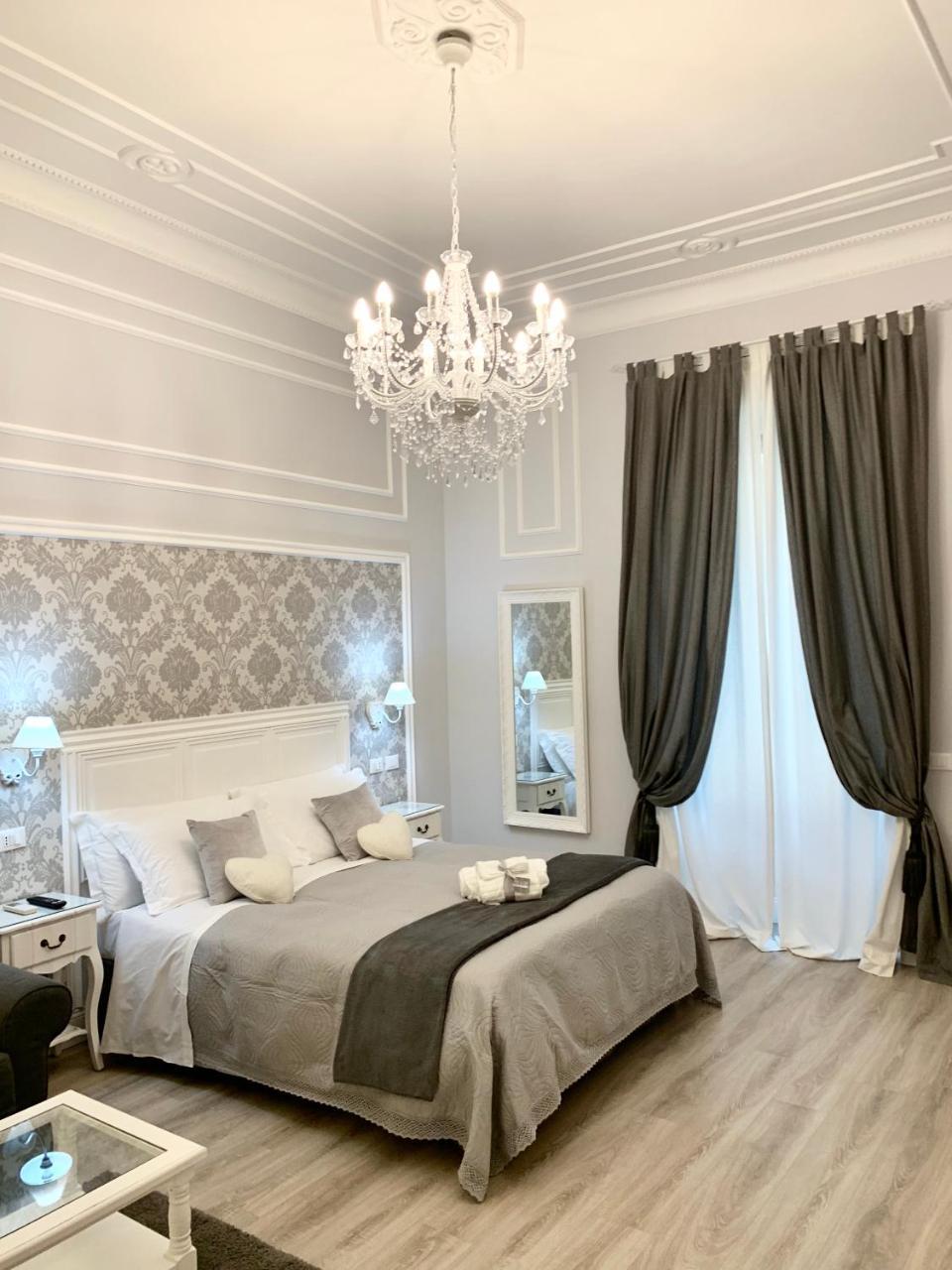 ชาร์ม แอนด์ ชิค Bed & Breakfast โรม ภายนอก รูปภาพ