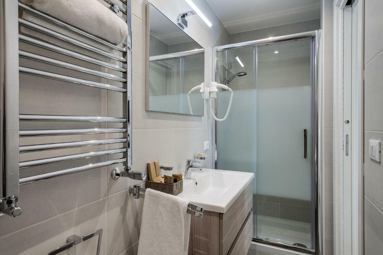ชาร์ม แอนด์ ชิค Bed & Breakfast โรม ภายนอก รูปภาพ