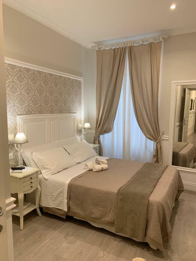 ชาร์ม แอนด์ ชิค Bed & Breakfast โรม ภายนอก รูปภาพ