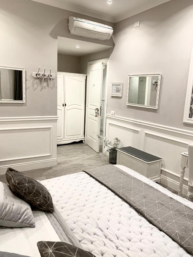 ชาร์ม แอนด์ ชิค Bed & Breakfast โรม ภายนอก รูปภาพ